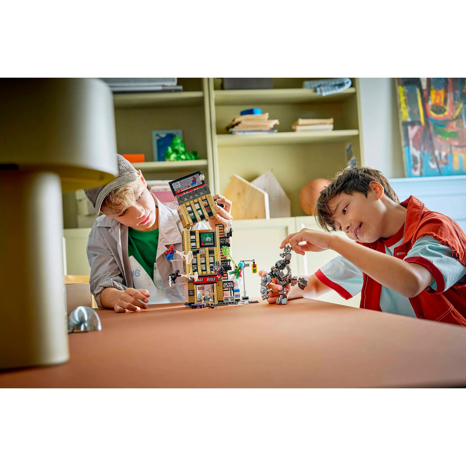 LEGO 76342 Spider-Man vs. Mysterio: The Daily Bugle - Marvel Super Heroes - Image 6