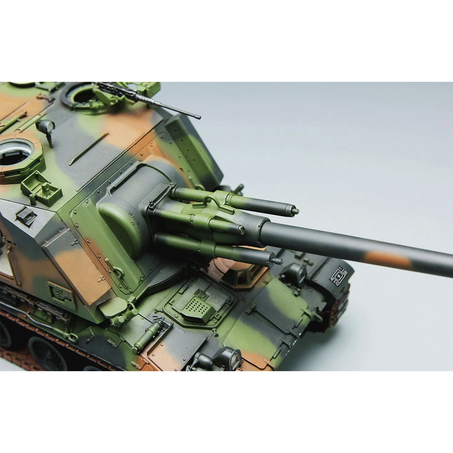 Meng 1/35 French AUF1 155mm Self-Propelled Howitzer - Image 6
