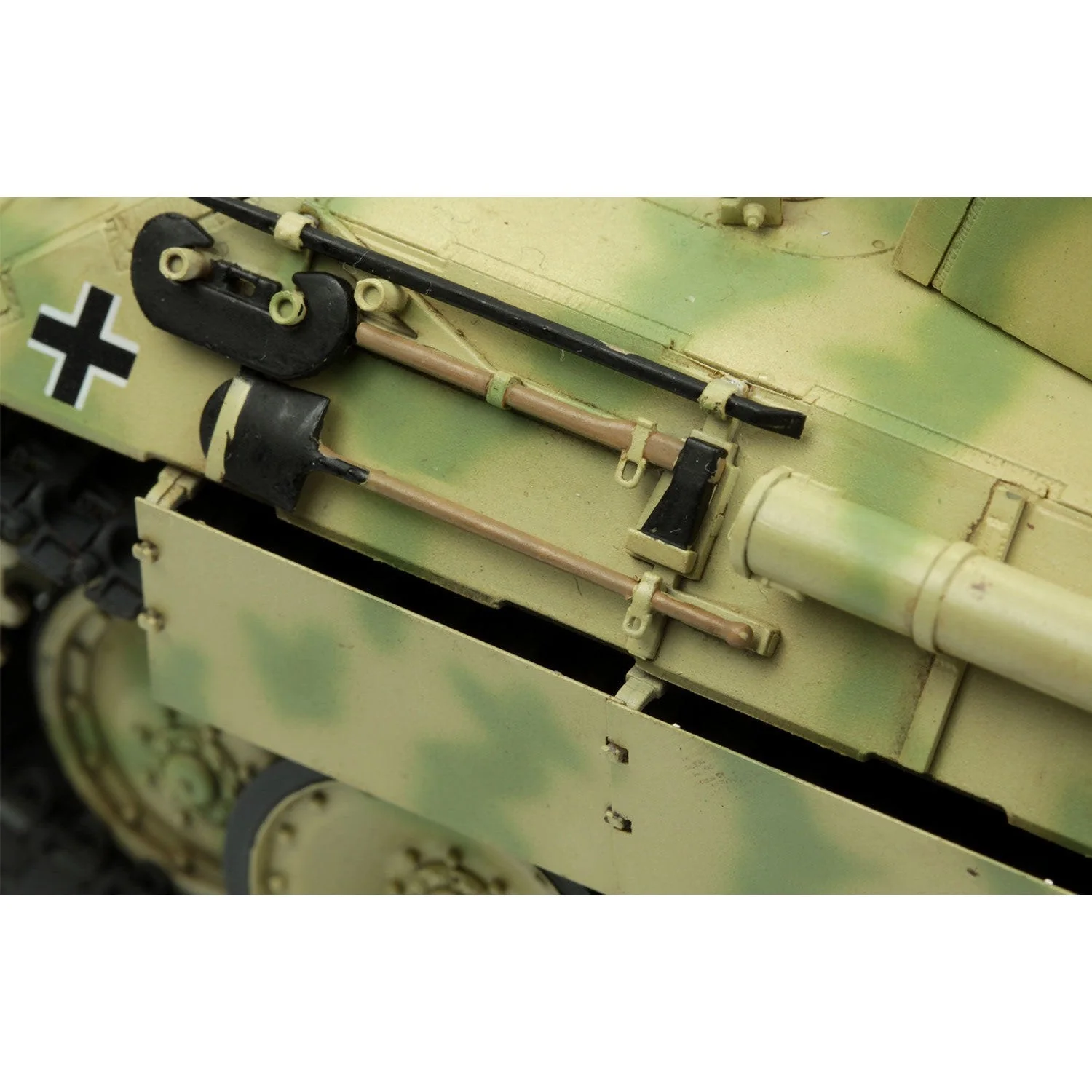 Meng 1/35 German Medium Tank Sd.Kfz.171 Panther Ausf.D - Image 6