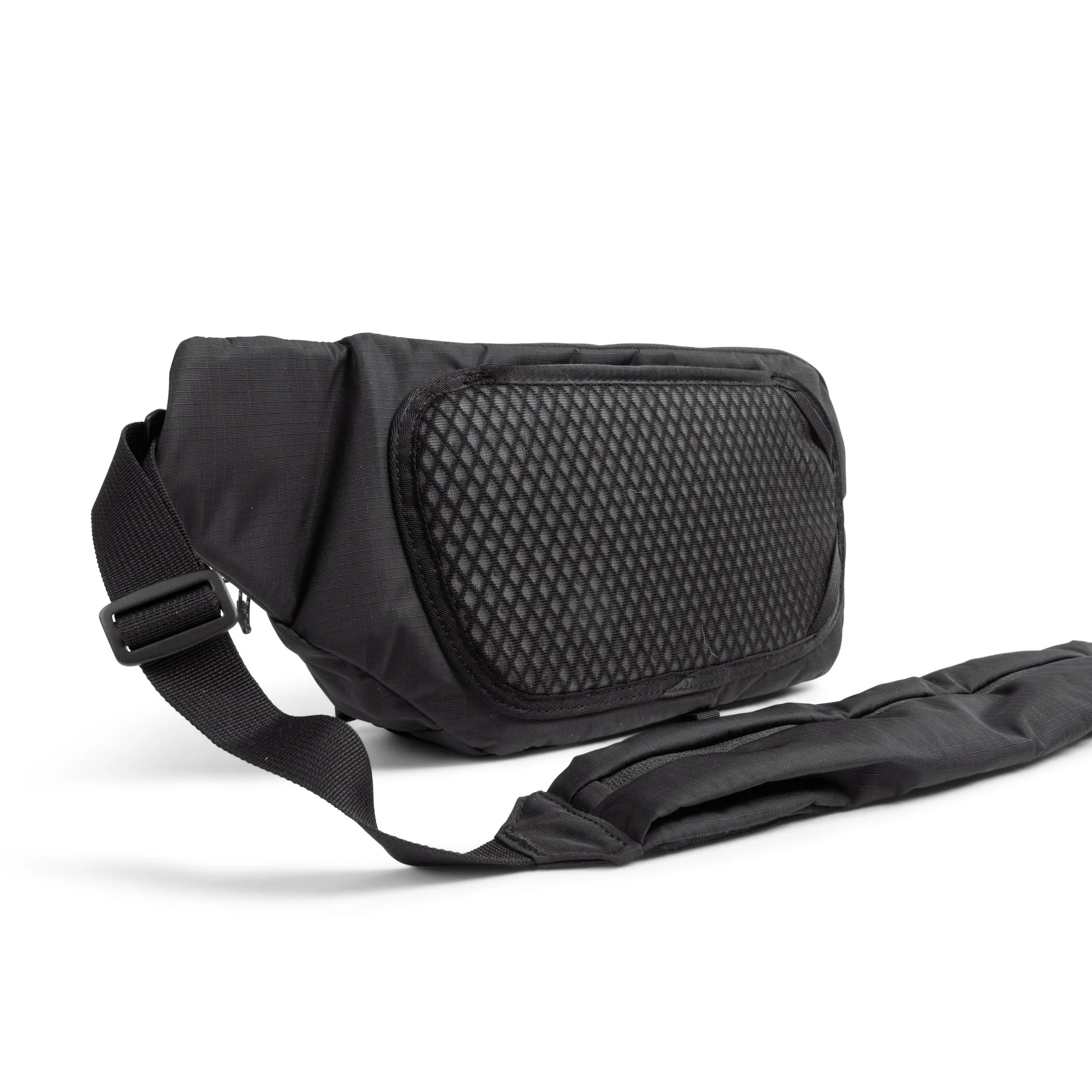 Moment - Balance 7L Camera Sling (Black) - Image 3