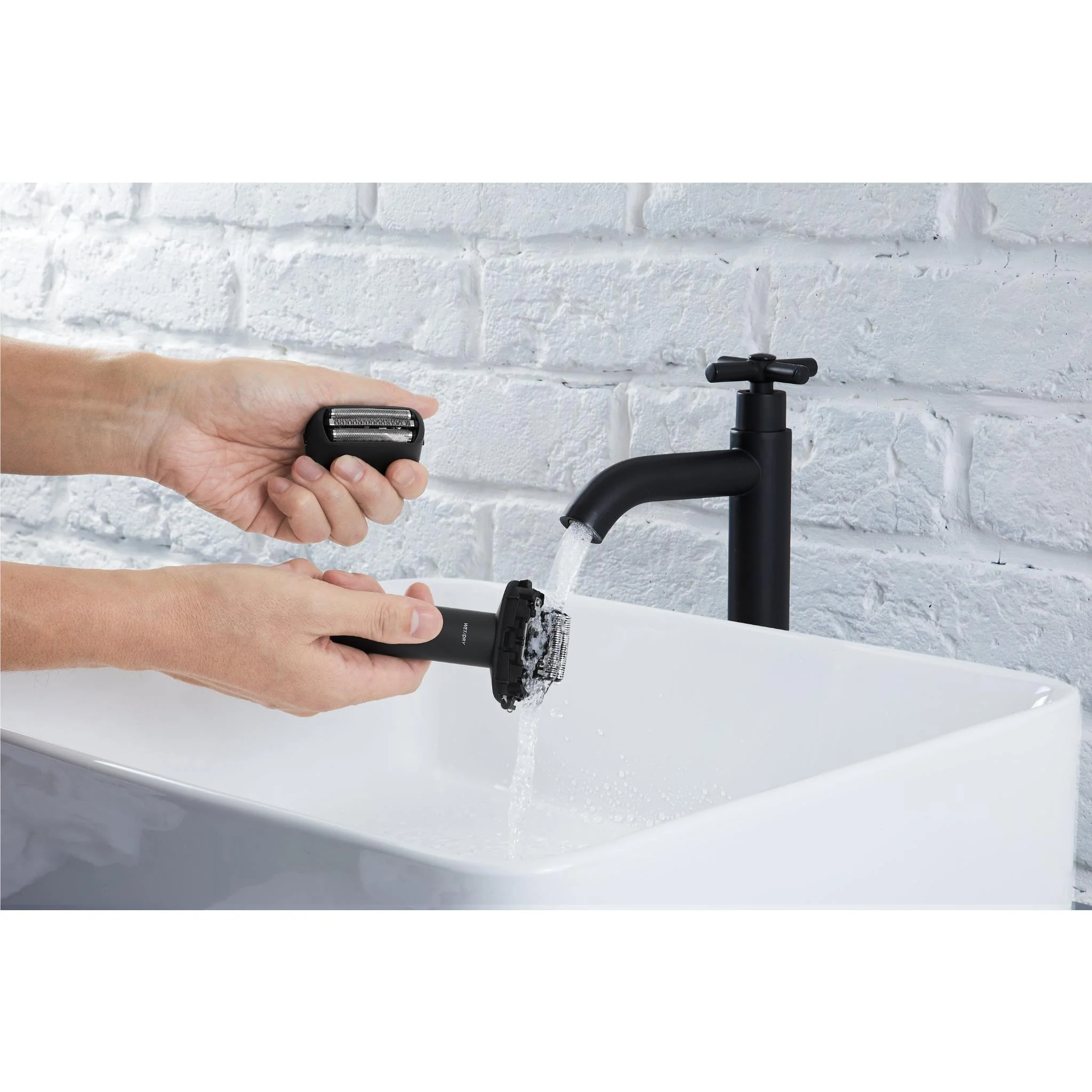 Panasonic 300 Series 3-Blade Electric Wet/Dry Men’s Shaver - Image 8