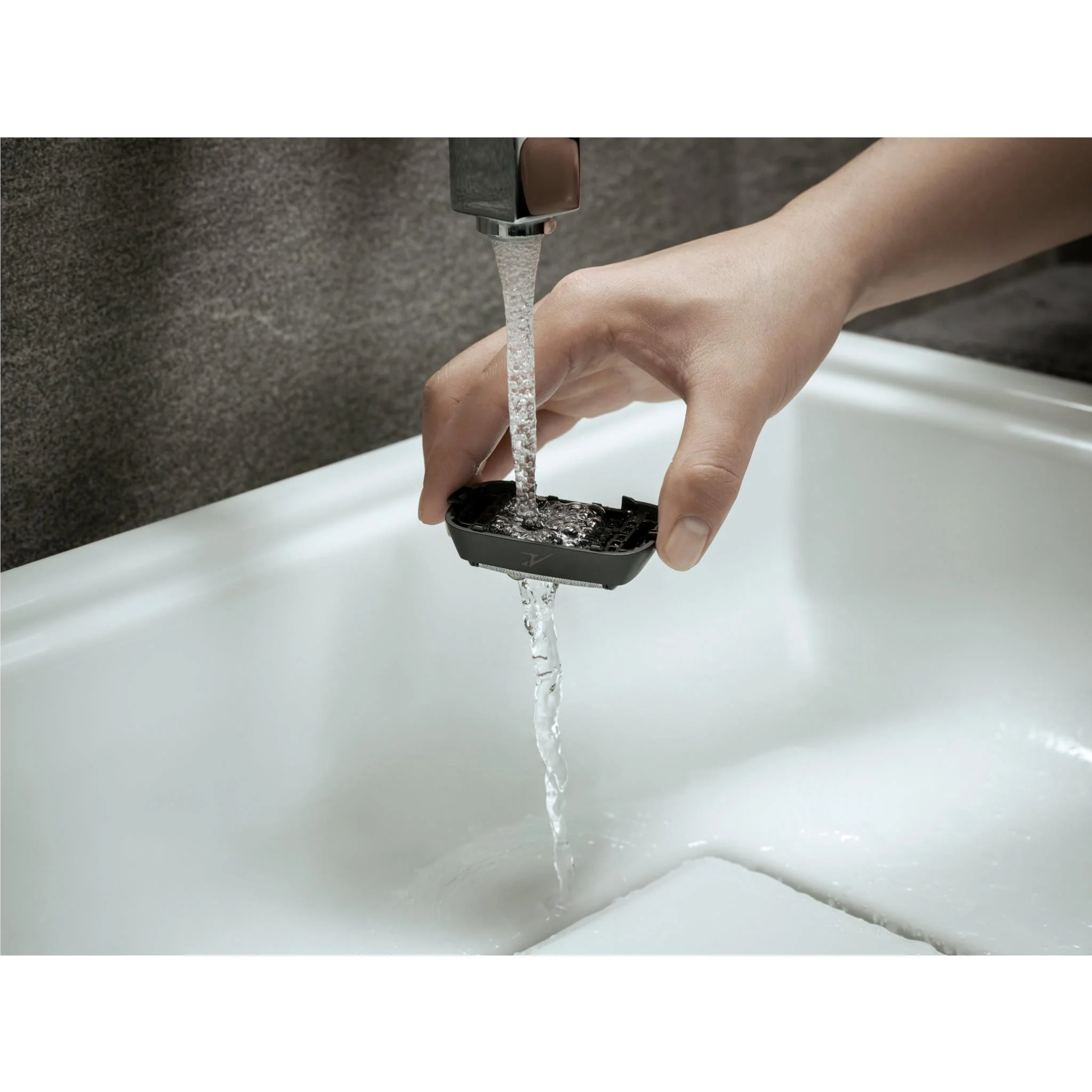 Panasonic 6-Blade Wet/Dry Sensor Shaver with Clean/Charge Station - Image 14