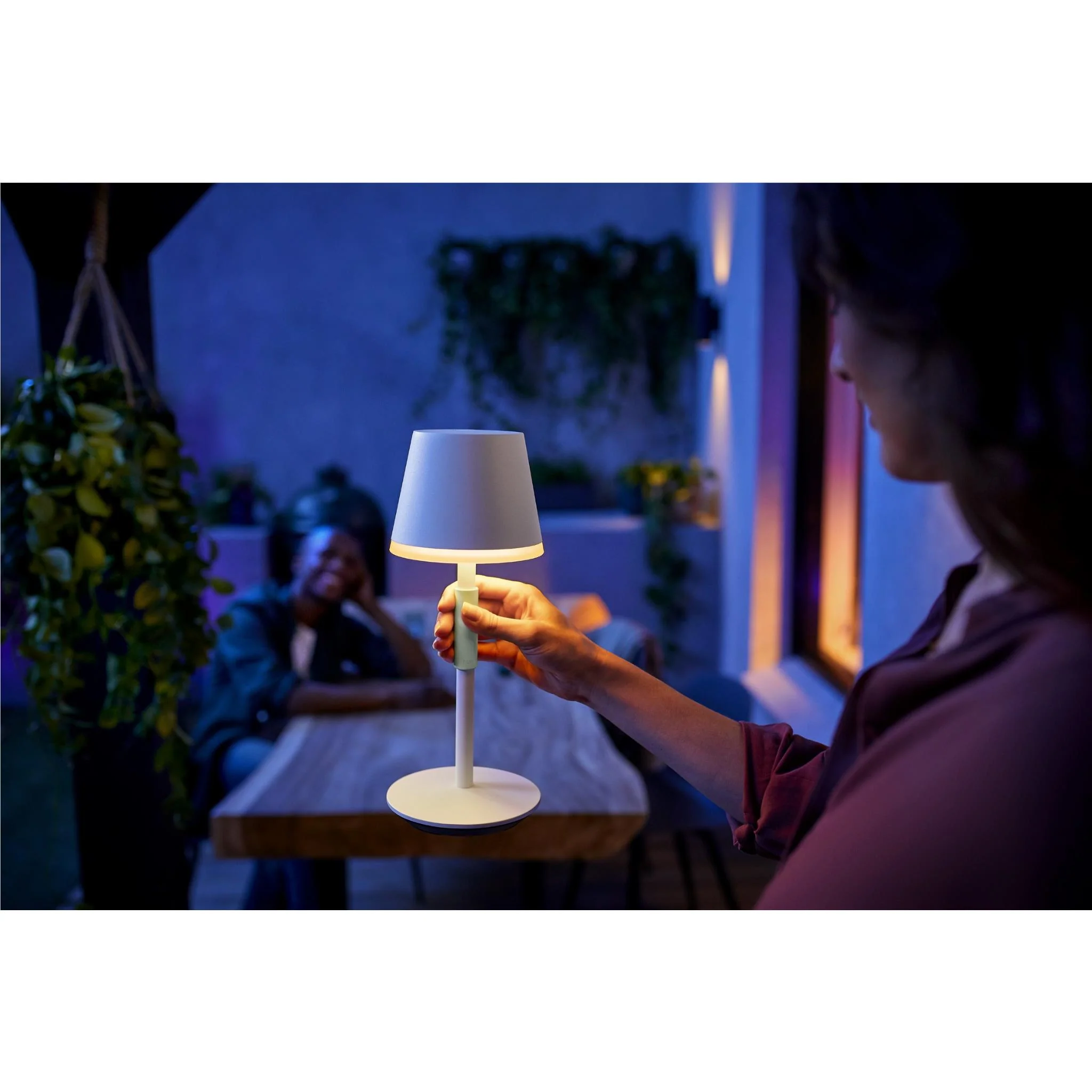 Philips Hue Go Portable Table Lamp - Image 4