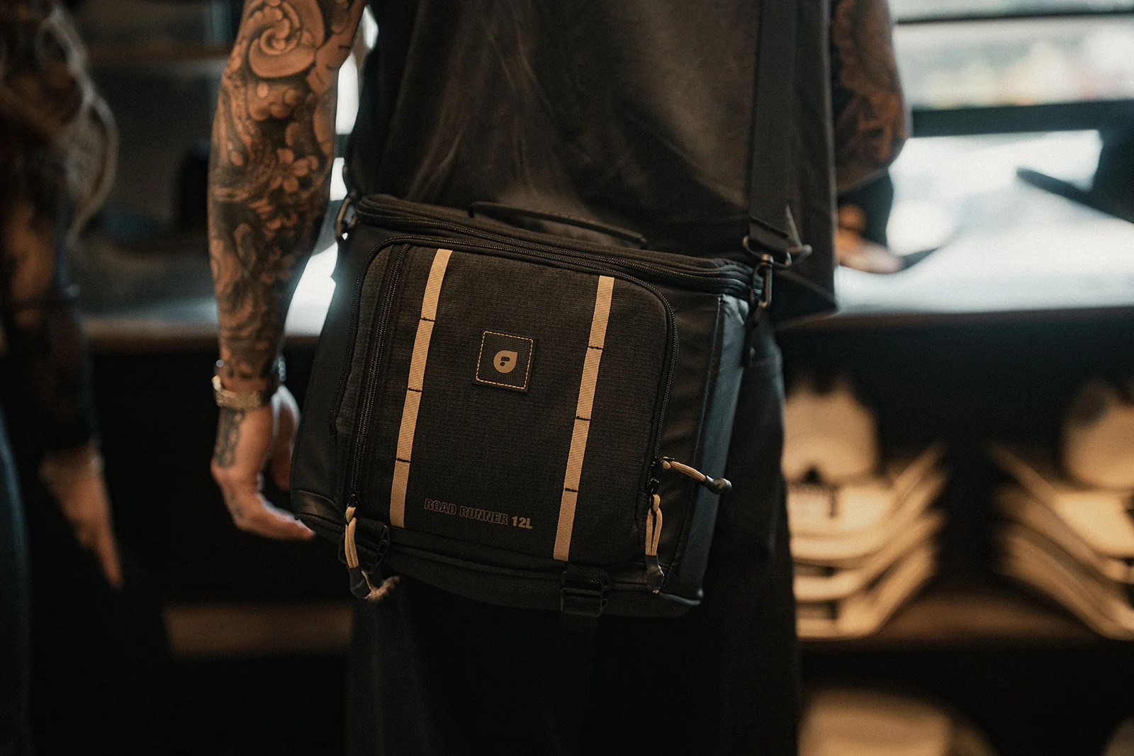 PolarPro RoadRunner 12L Side-Carry Shoulder Bag (Black) - Image 8