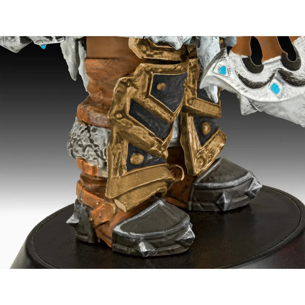 Revell 1/16 Gift Set The Orc Thrall - World of Warcraft - Image 5