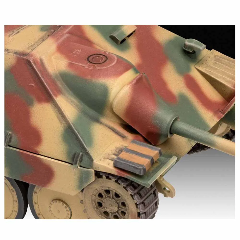 Revell 1/35 Hetzer Jagdpanzer 38t - Image 4