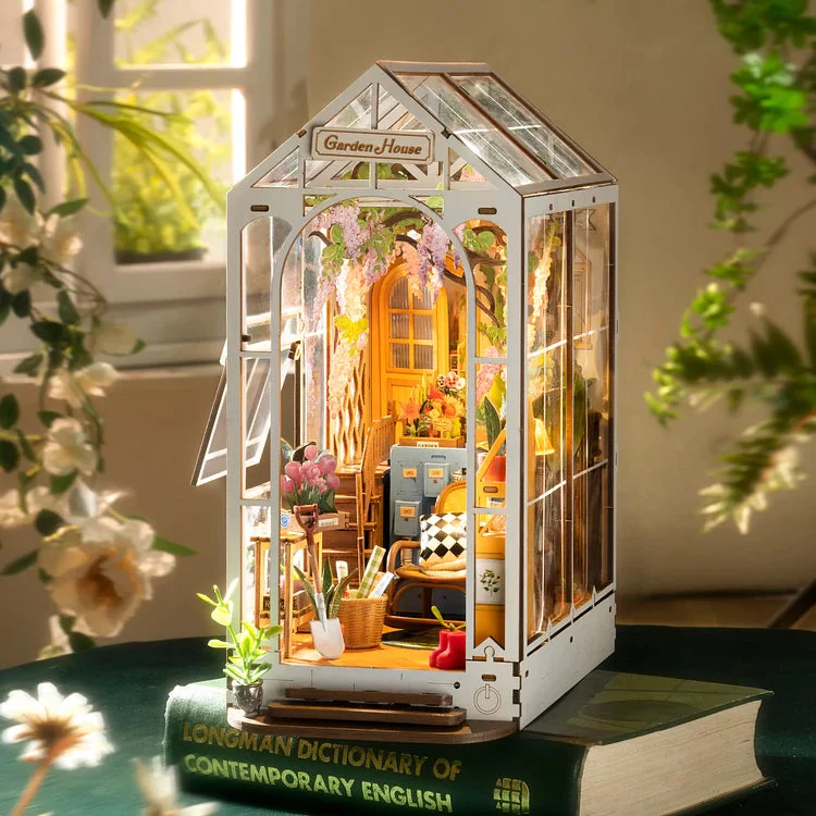 Robotime DIY 3D Bookends Garden House - Image 2