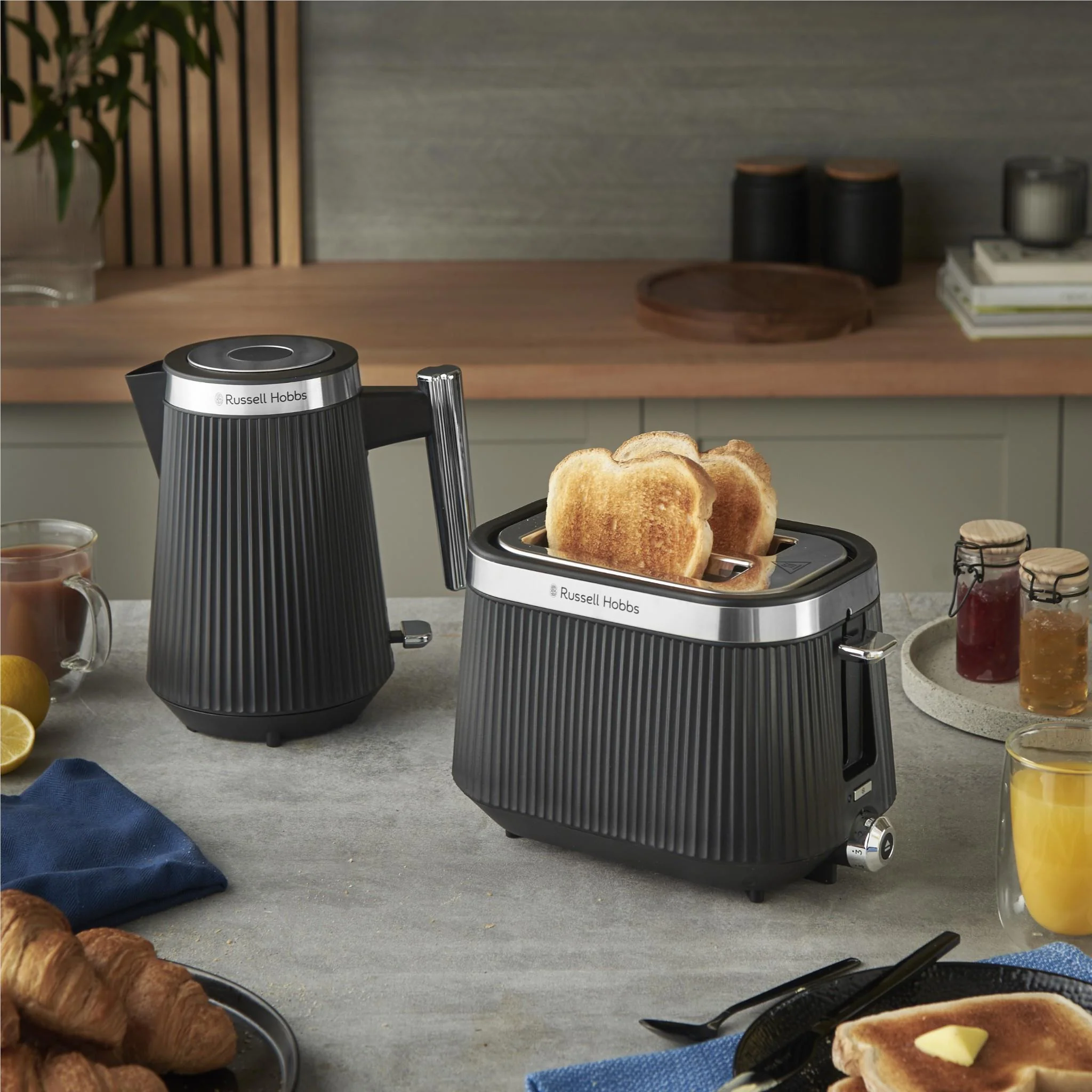 Russell Hobbs Bronte 1.7L Kettle (Black) - Image 7