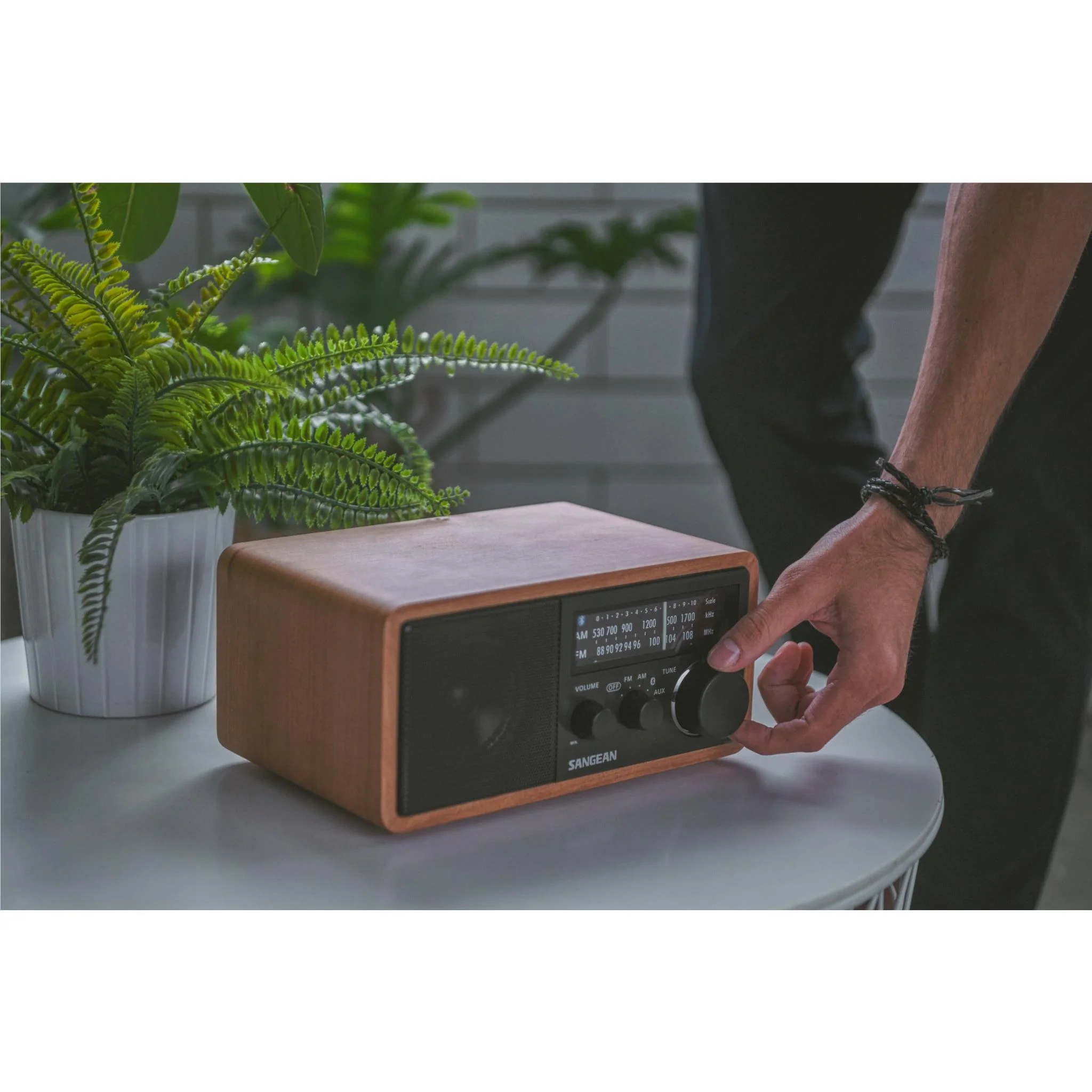 Sangean WR-11BT+  AM/FM Wooden Cabinet Radio with Bluetooth - Image 9