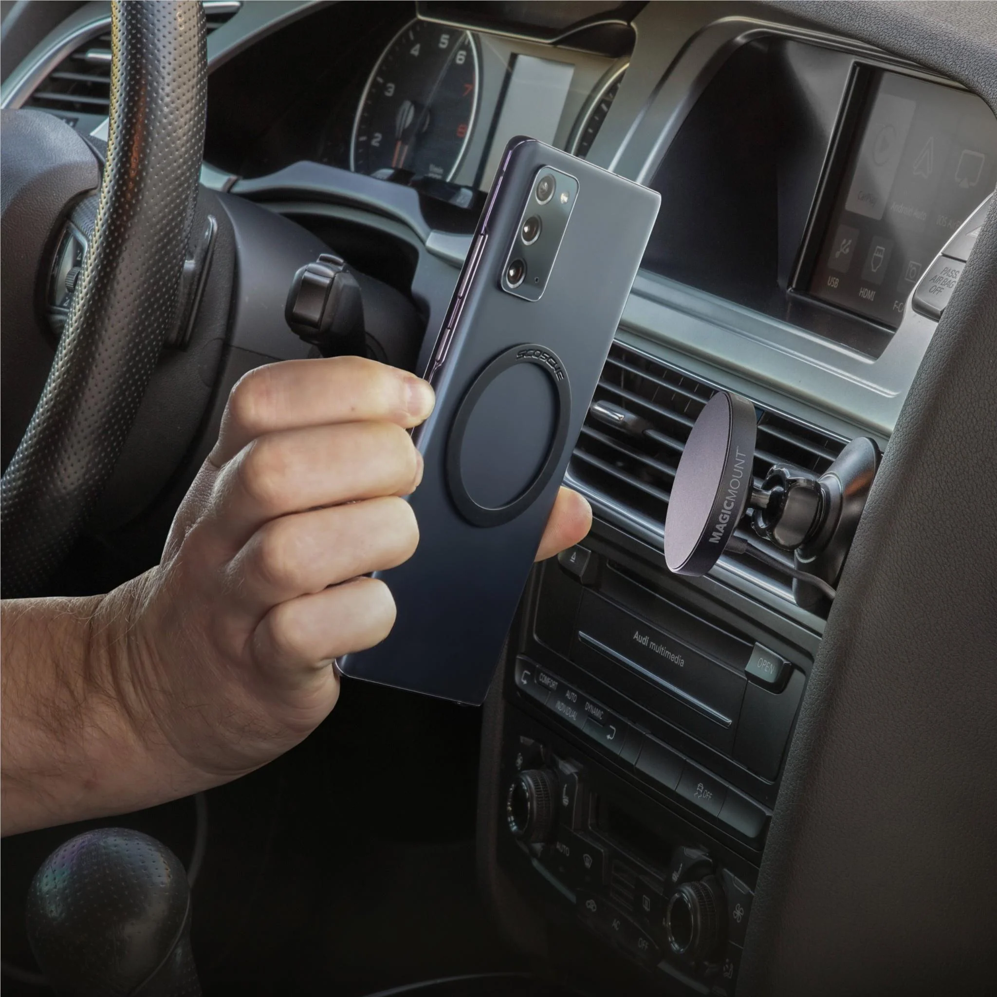 Scoshce MagicMount Pro Wireless 5-in-1 25W Qi2 Car Charging Mount - Image 5