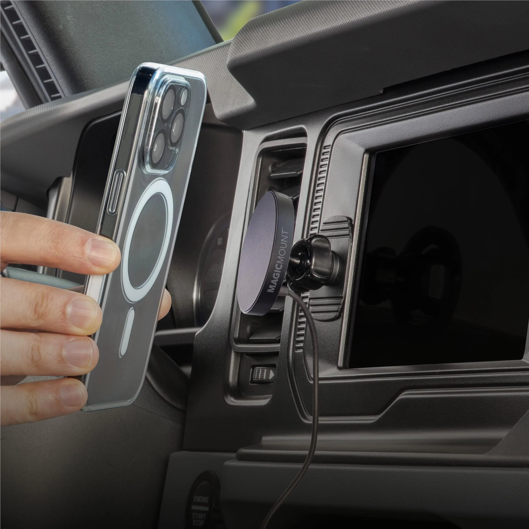 Scoshce MagicMount Pro Wireless 5-in-1 25W Qi2 Car Charging Mount - Image 7