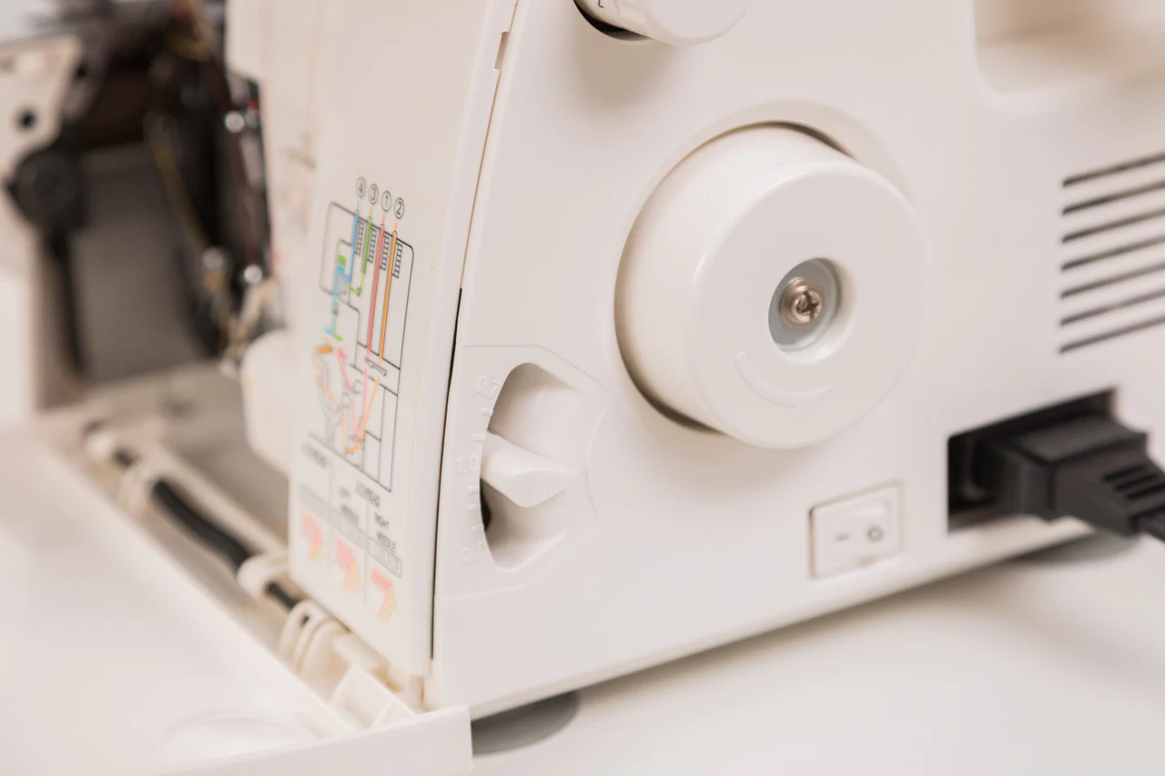 SINGER 14SH654 Overlocker - Image 4