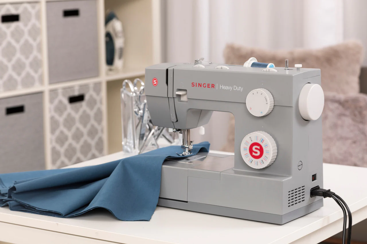 SINGER Heavy Duty 4432 Sewing Machine - Image 2