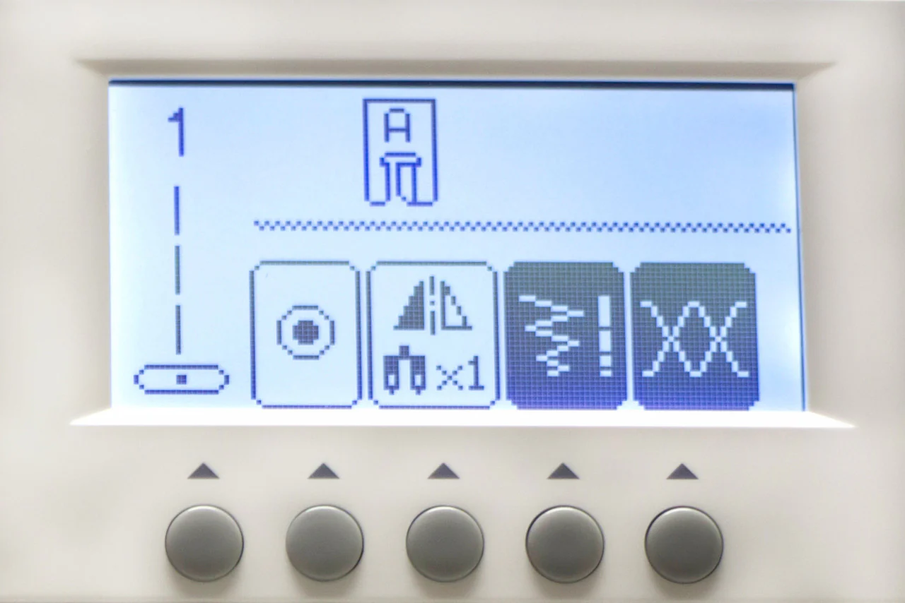 SINGER Professional C430 Sewing Machine - Image 4