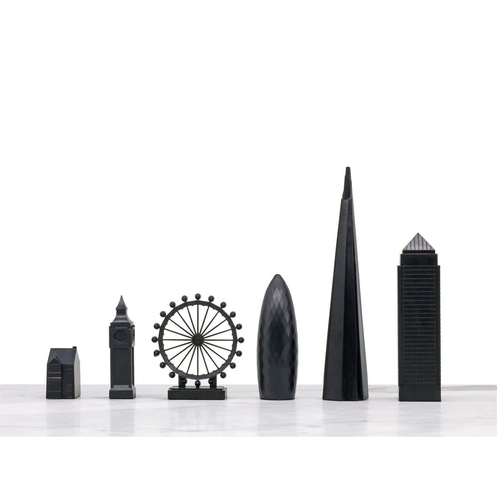 Skyline Chess 33pc Set London v New York with Wooden Board (Black/Grey) - Image 3