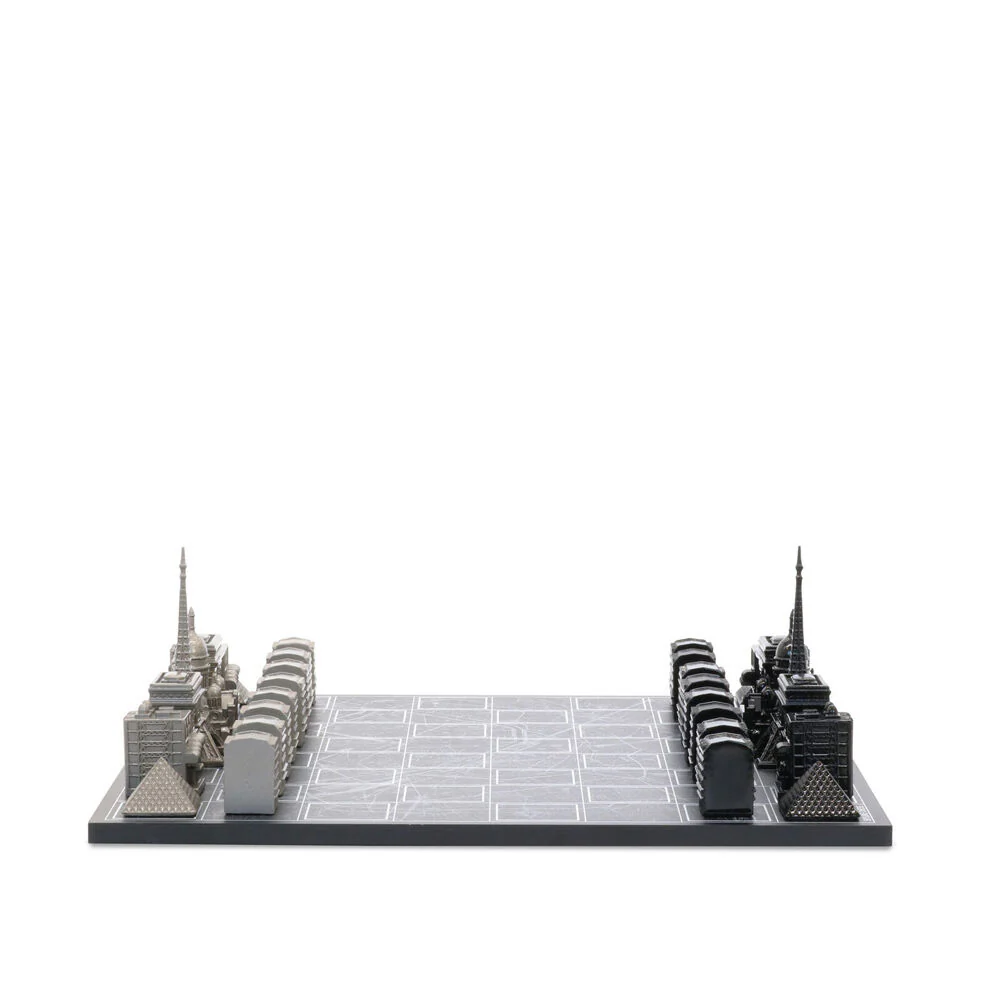 Skyline Chess 33pc Set Paris Map Edition with Wooden Board (Black/Grey) - Image 2