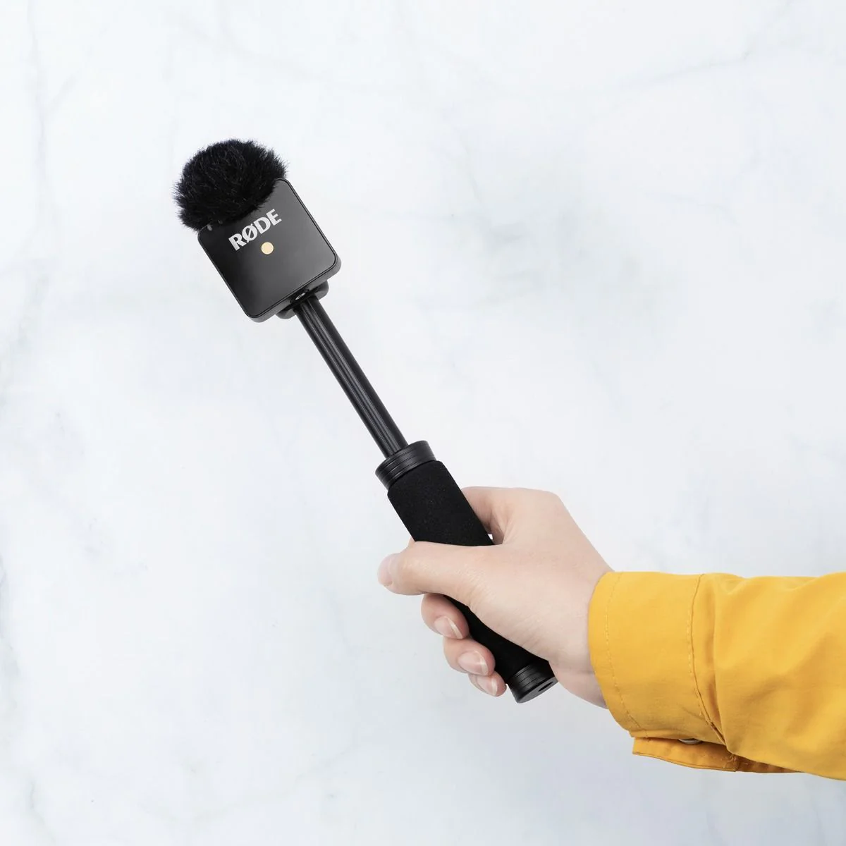 SmallRig RODE Wireless Go Handle for Interview Using 3182 - Image 6