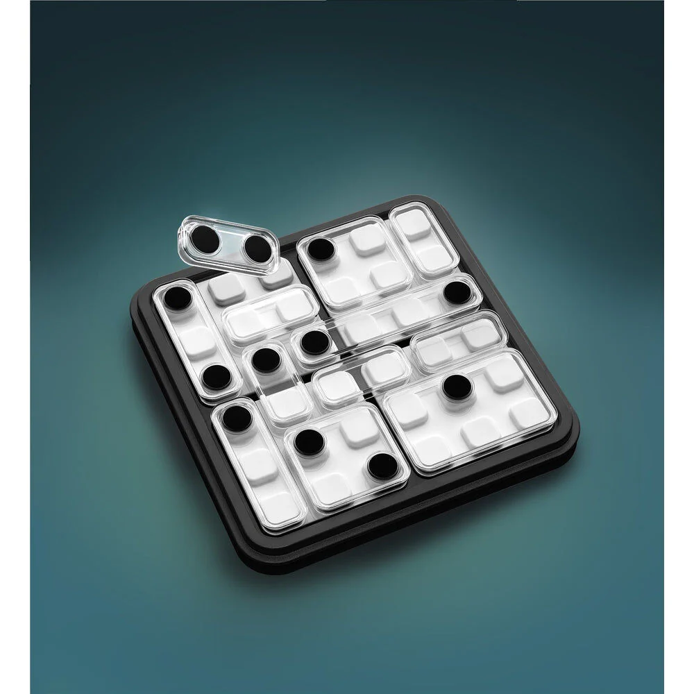 Smart Games Dice Deduction Puzzle Game - Image 4