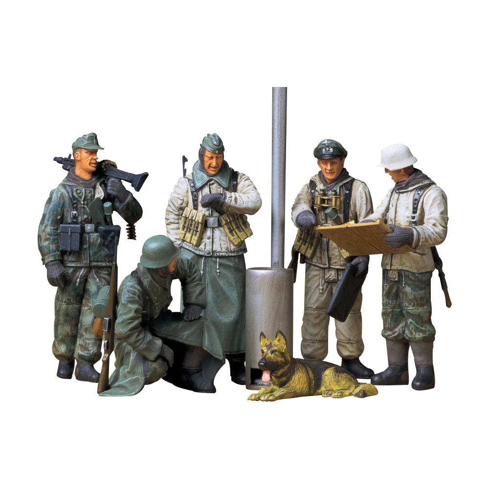 Tamiya 1/35 German Soldiers at Field Briefing - Image 2