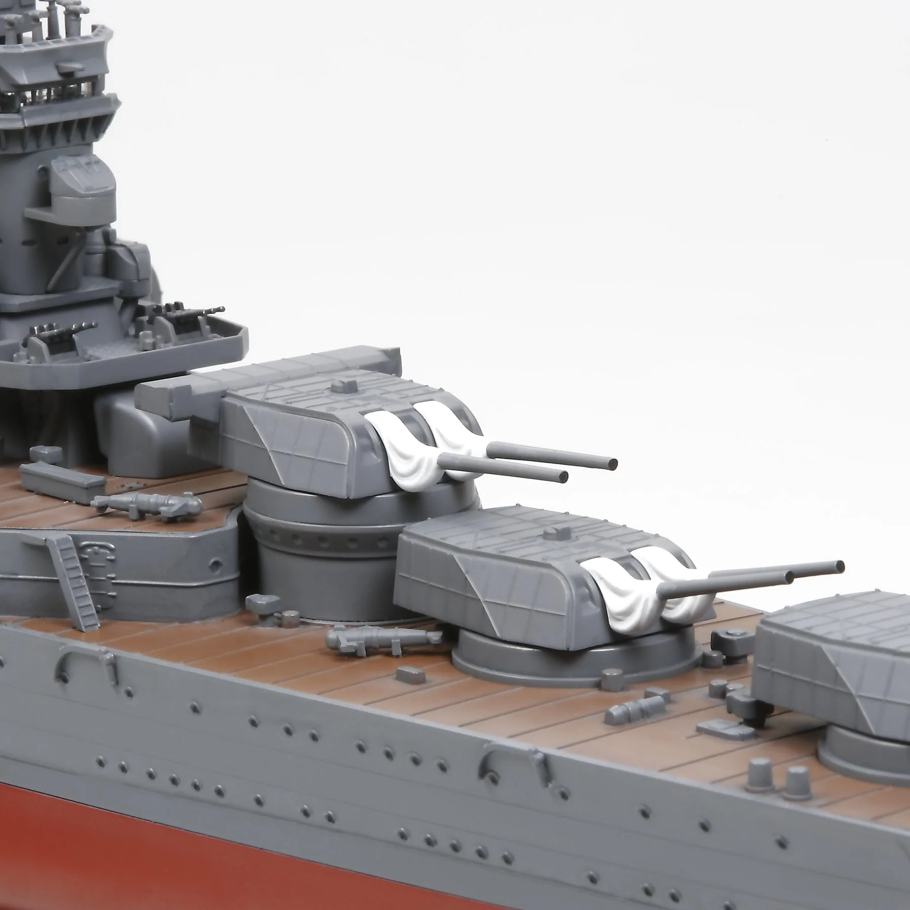 Tamiya 1/350 Japanese Aircraft Carrying Cruiser Mogami - Image 3
