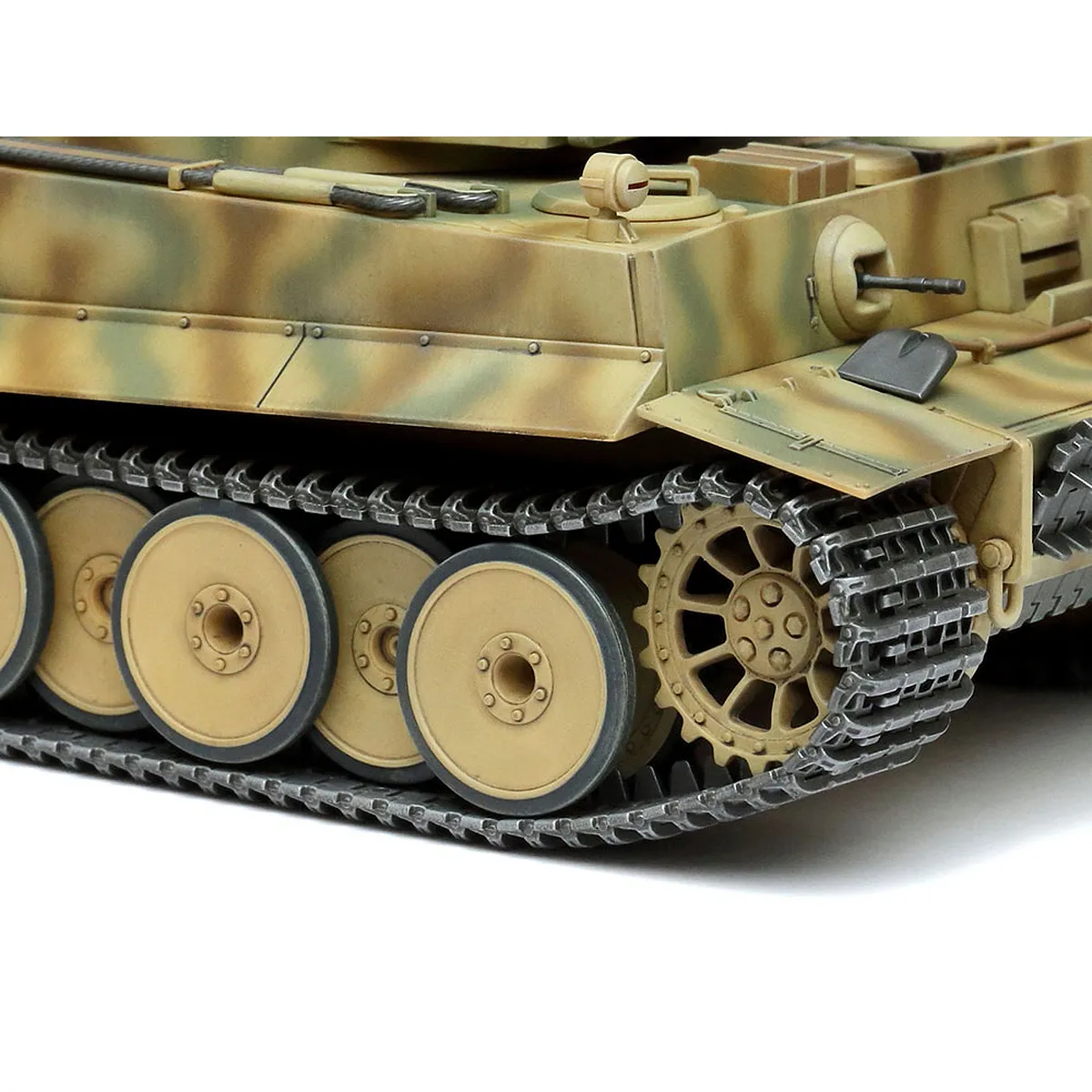 Tamiya 1/48 German Tiger I Early Production Tank Model Kit - Image 4