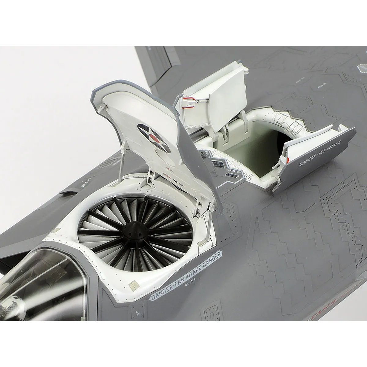 Tamiya 1/48 Lockheed F-35 B Lightning II Fighter Scaled Plastic Model Kit - Image 4