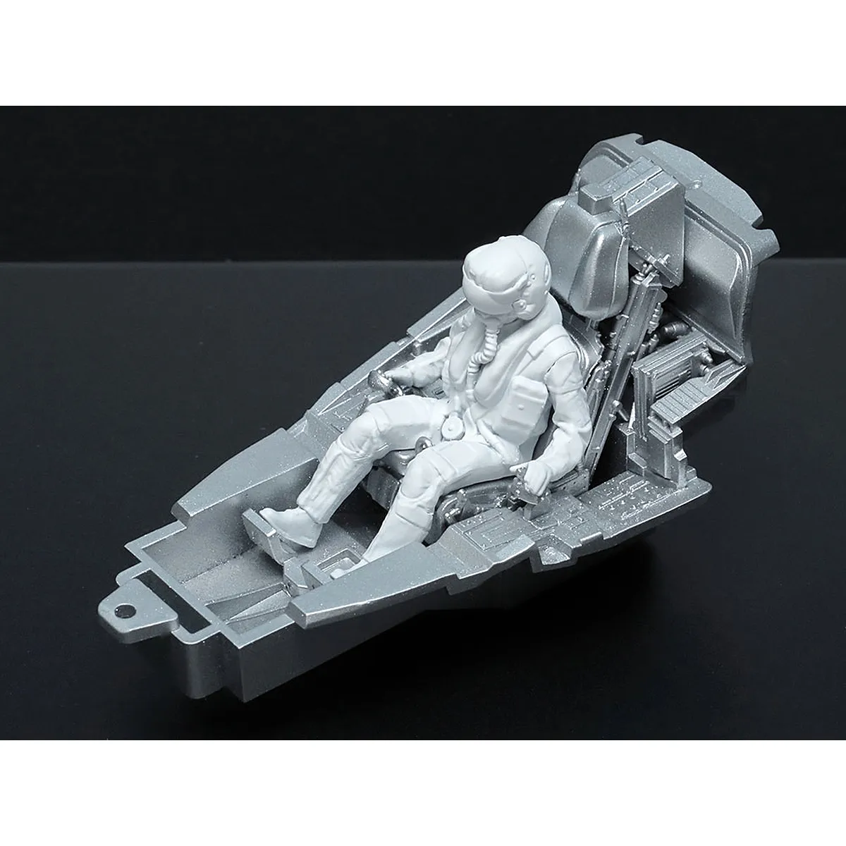 Tamiya 1/48 Lockheed F-35 B Lightning II Fighter Scaled Plastic Model Kit - Image 6