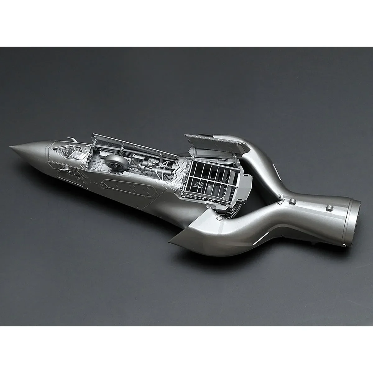 Tamiya 1/48 Lockheed F-35 B Lightning II Fighter Scaled Plastic Model Kit - Image 9