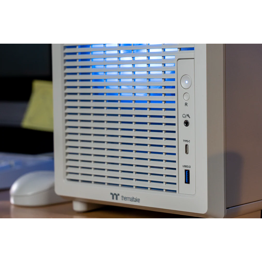 Thermaltake Retro Gaming Desktop PC (AMD 7500F / RTX 5060 / 32GB RAM) - Image 4