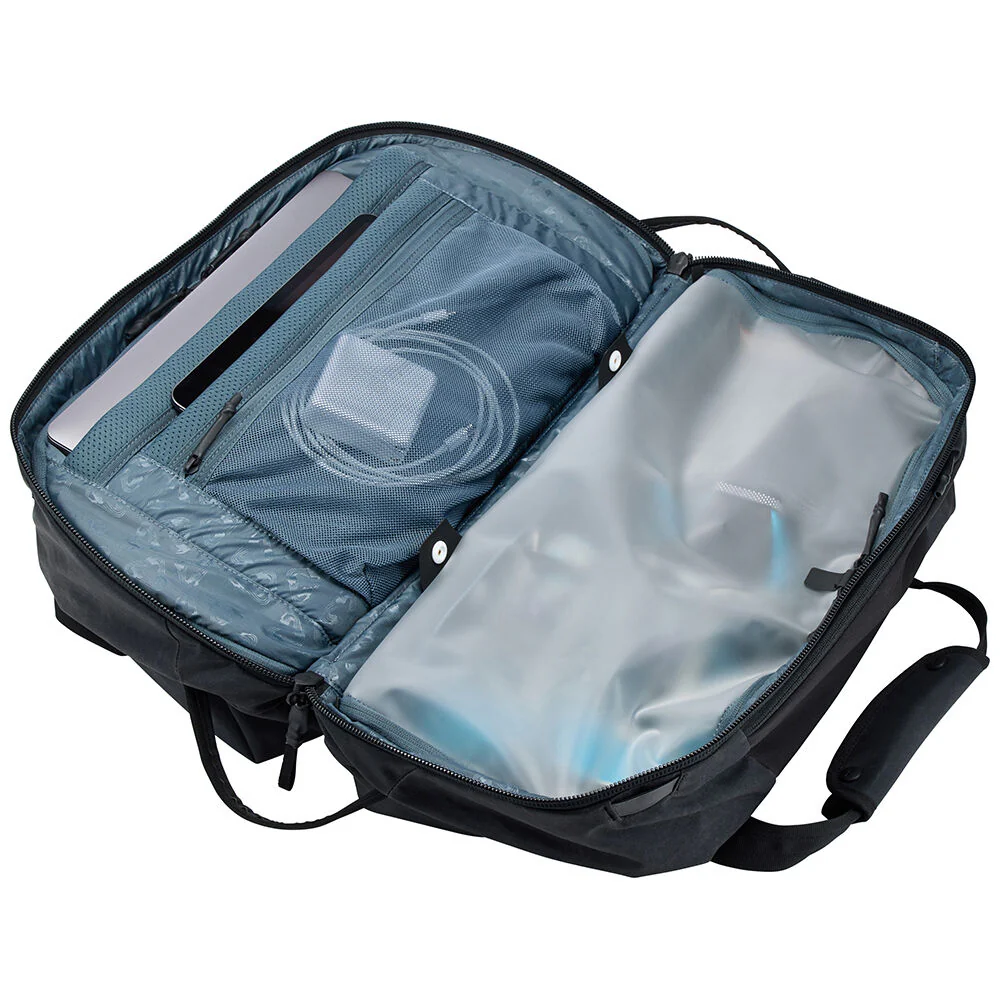 THULE Aion Travel Gym Wet Gear Duffel Bag with Laptop Compartment 35L Black - Image 7