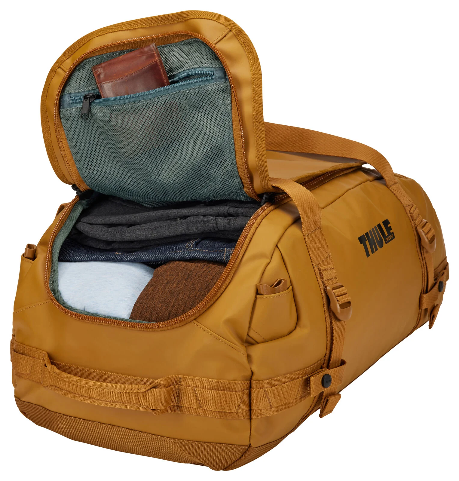 Thule Chasm Convertible Backpack Duffle 40L (Golden) - Image 9