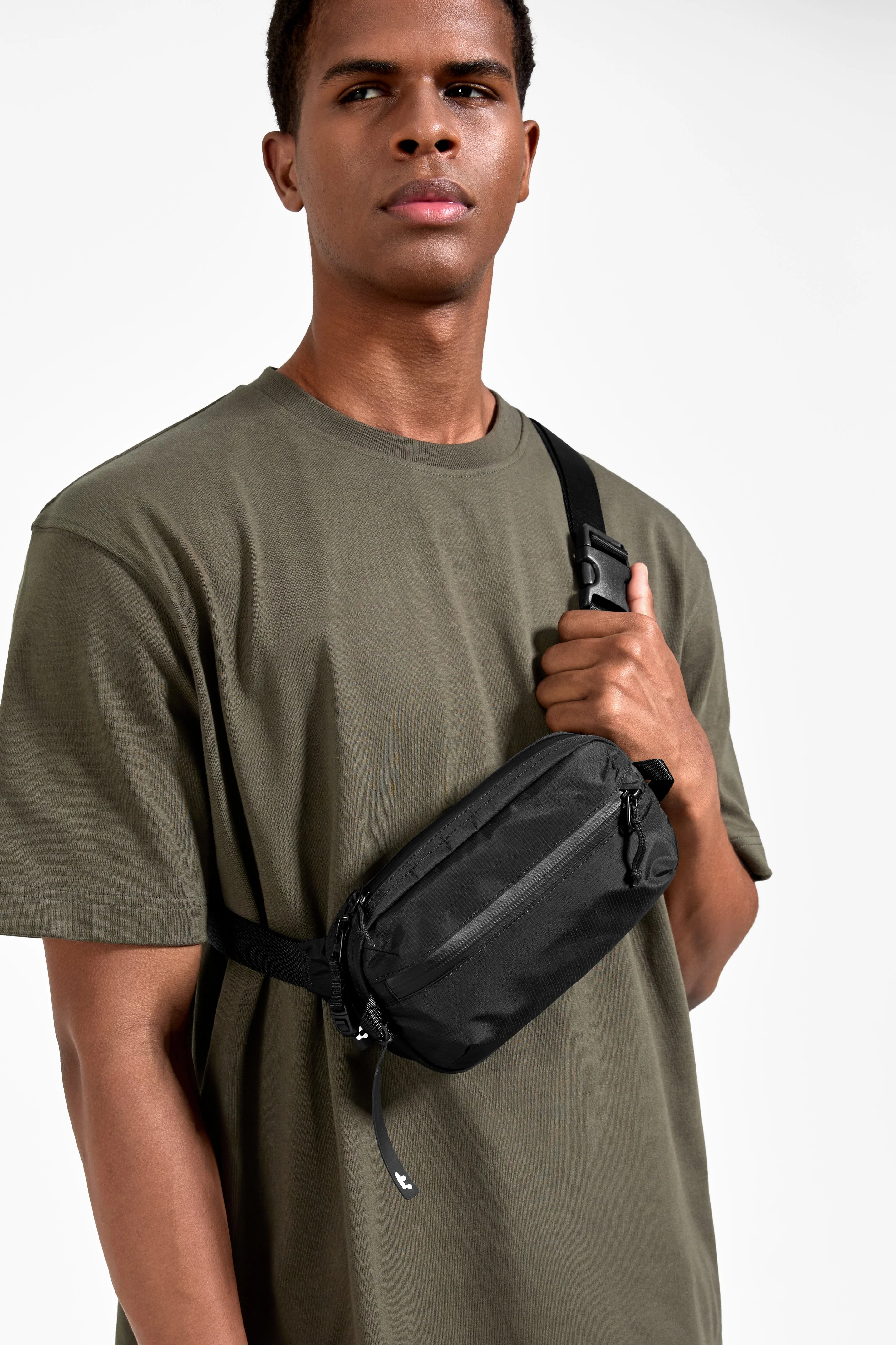 Tomtoc Aviator Chest Bag 1.5L (Black) - Image 4