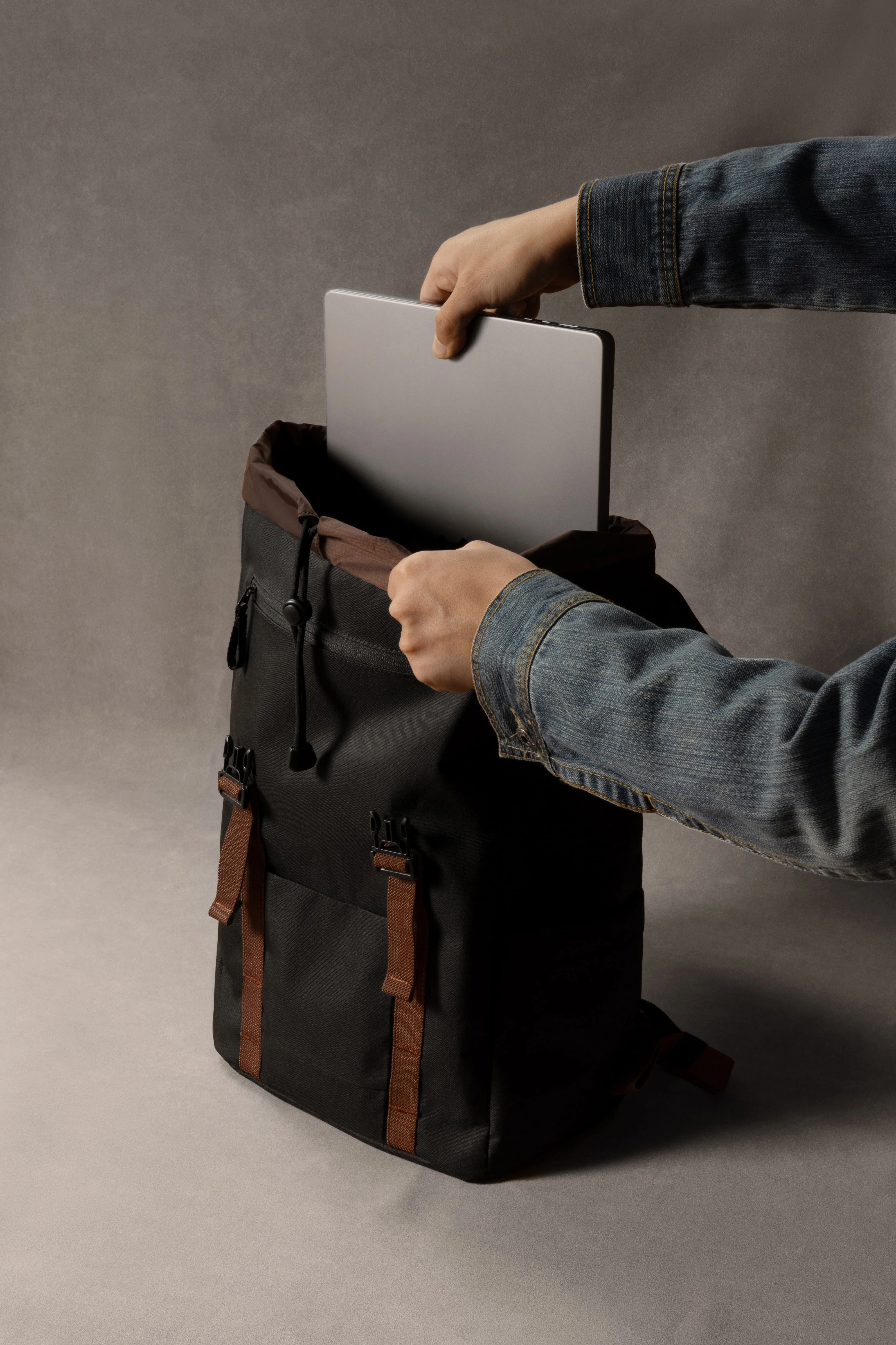 Tomtoc VintPack Laptop Backpack 15.6" (Black) - Image 3