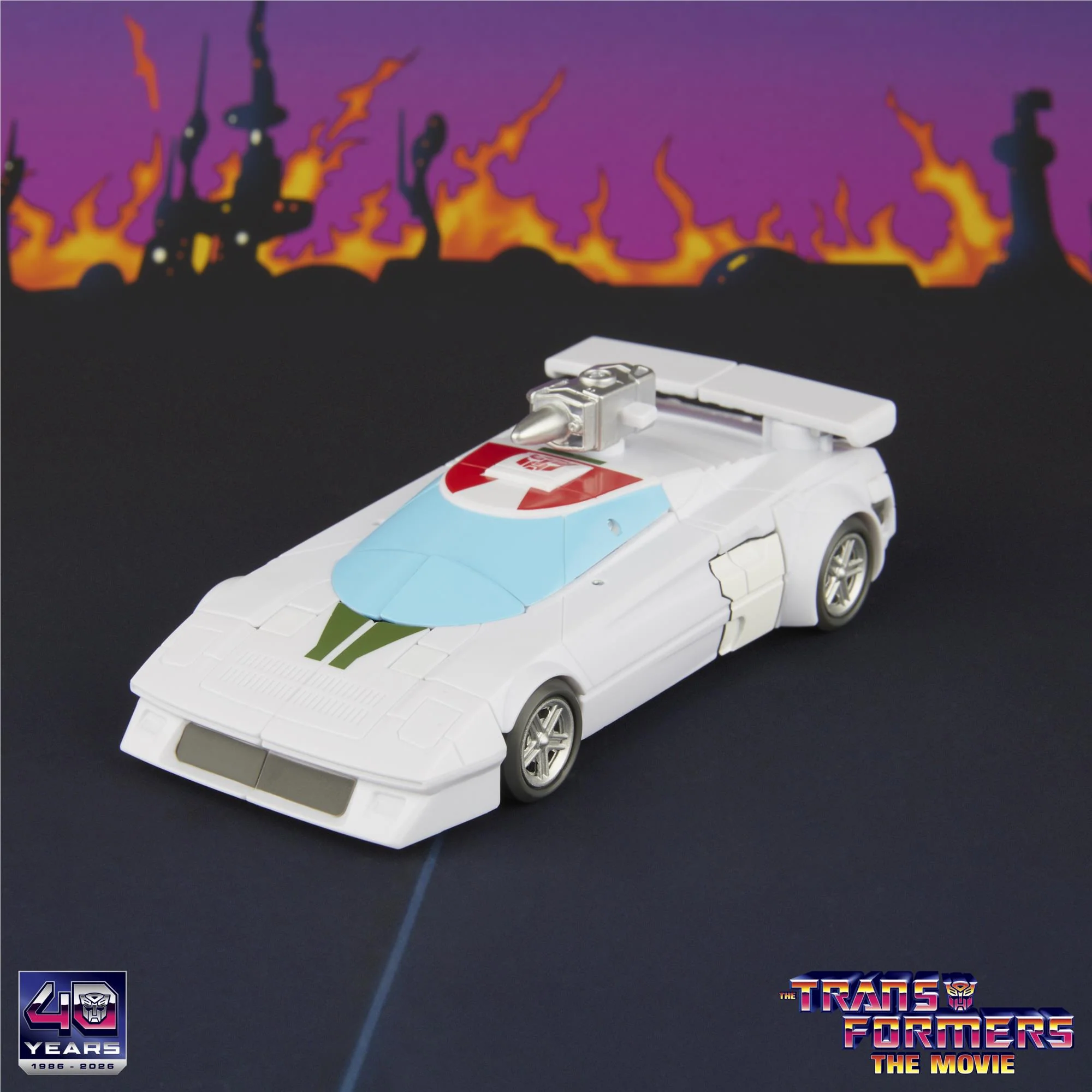 Transformers - Studio Series: Transformers: The Movie - Deluxe Class Wheeljack Figure - Image 7