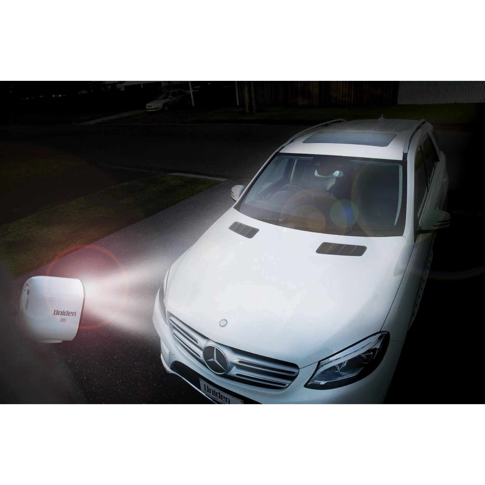Uniden App Cam Solo Pro Wirefree 2K Security Camera and Spotlight - Image 3