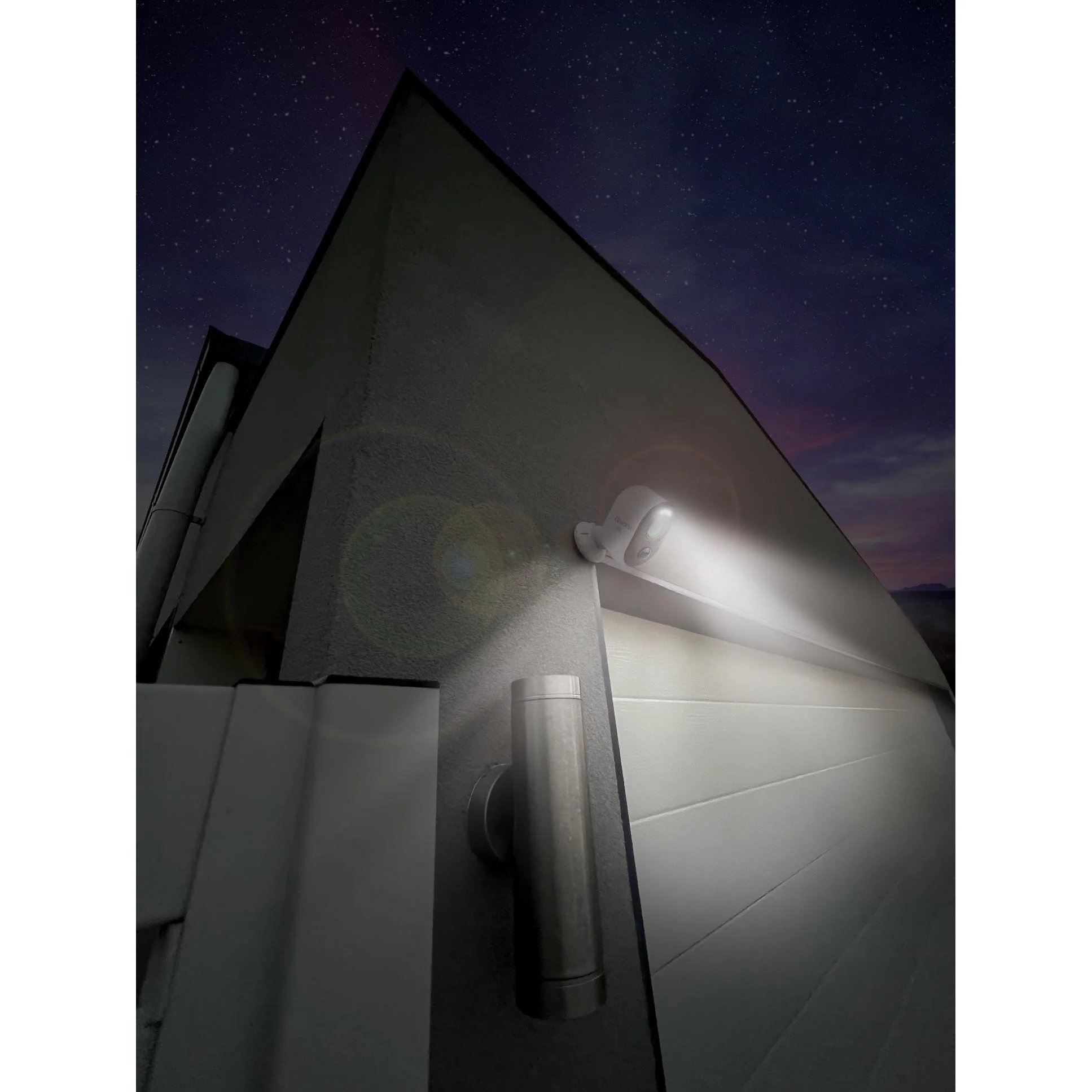 Uniden App Cam Solo Pro Wirefree 2K Security Camera and Spotlight - Image 4