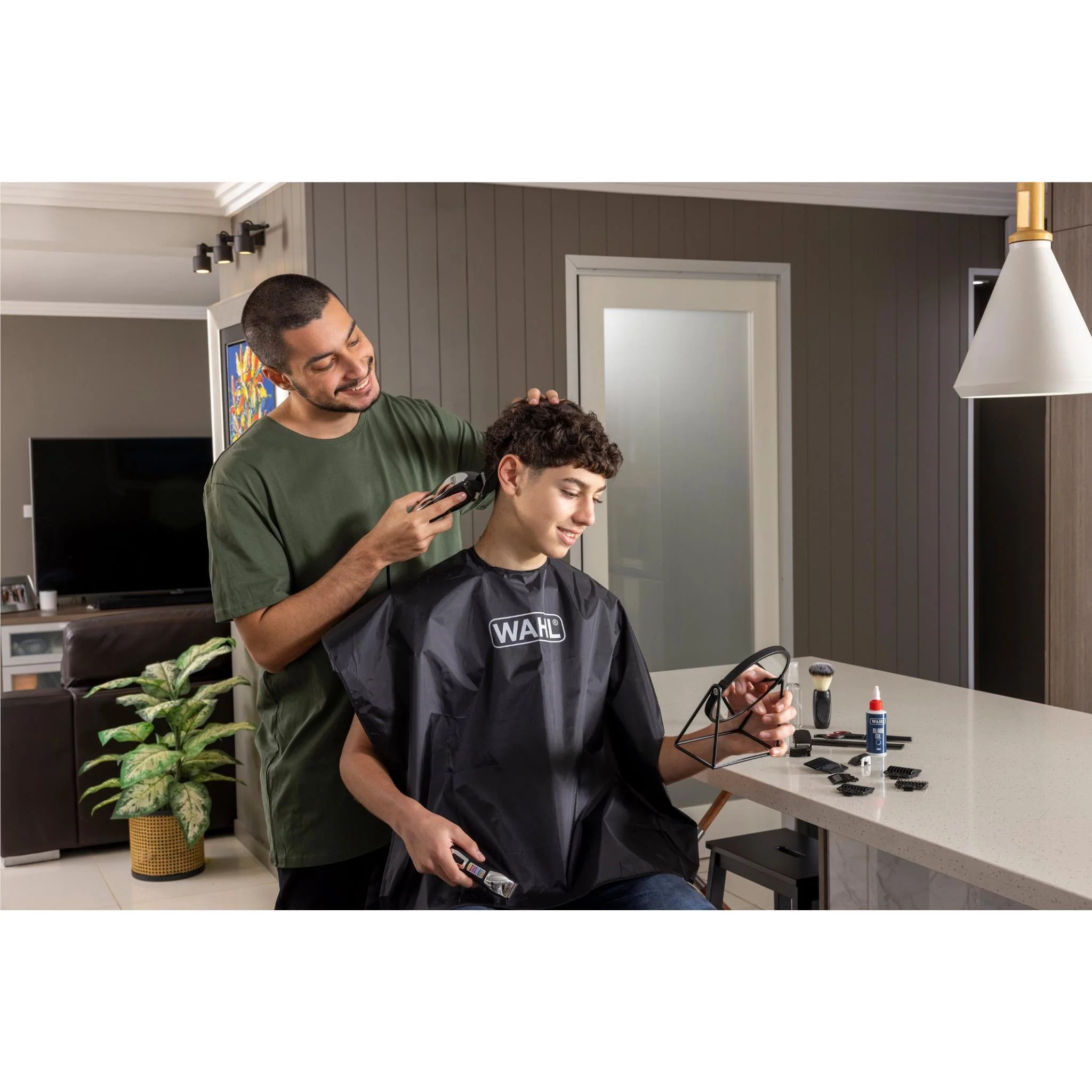 Wahl Pro Chrome Corded Clipper - Image 4