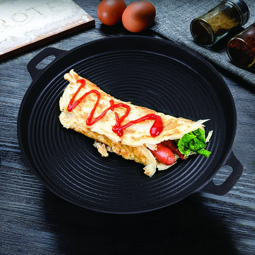 Wildtrak 34cm Round Ribbed BBQ Cast Iron Plate (Black) - Image 3